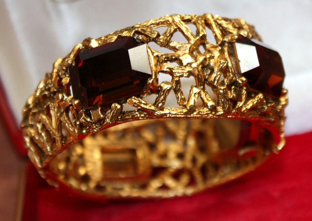 Vintage Hawthorne Watch In a Gorgeous Jeweled Hinged Bangle with Original Box Vintage Hawthorne Watch In a Gorgeous Jeweled Hinged Bangle with Original Box