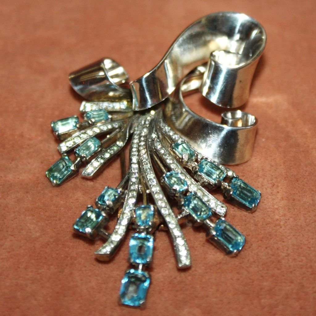 Amazing Alfred Philippe Trifari Sterling Silver Fur Clip With Aqua Blue Emerald Cut Stones Amazing Alfred Philippe Trifari Sterling Silver Fur Clip With Aqua Blue Emerald Cut Stones