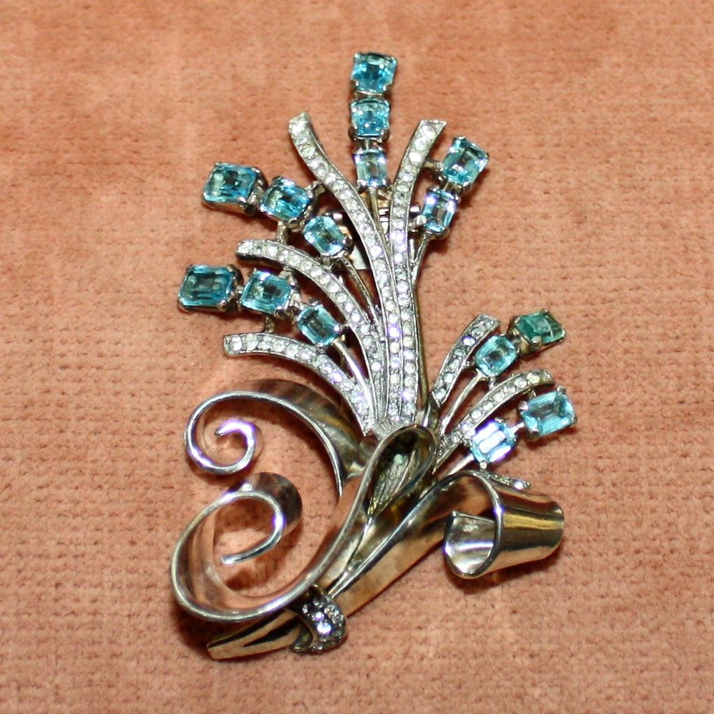 Amazing Alfred Philippe Trifari Sterling Silver Fur Clip With Aqua Blue Emerald Cut Stones Amazing Alfred Philippe Trifari Sterling Silver Fur Clip With Aqua Blue Emerald Cut Stones