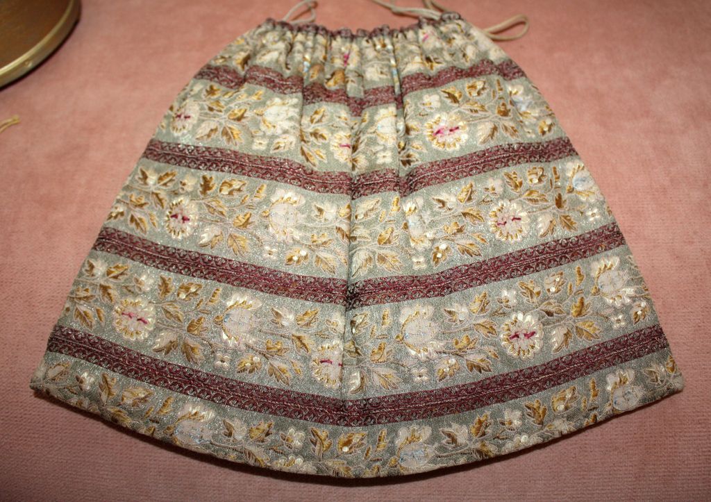 Early 1900 Asian Brocade Purse with Purple Tassels Early 1900 Asian Brocade Purse with Purple Tassels