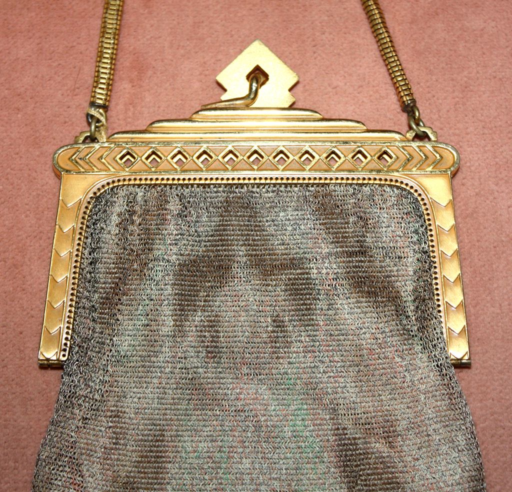 c.1920's Whiting & Davis Dresden Mesh Purse c.1920's Whiting & Davis Dresden Mesh Purse