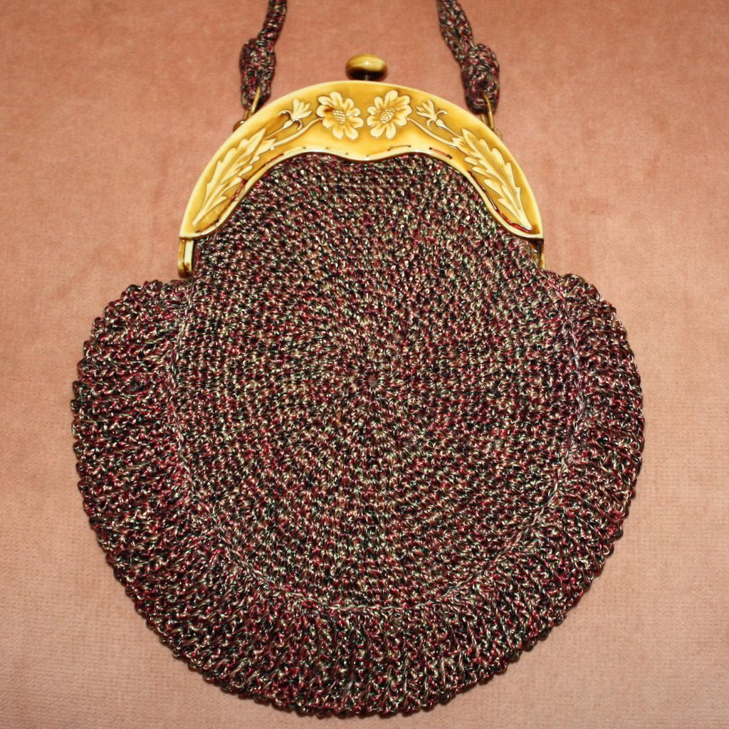 c.1920's Celluloid and Crochet Purse with Daises c.1920's Celluloid and Crochet Purse with Daises