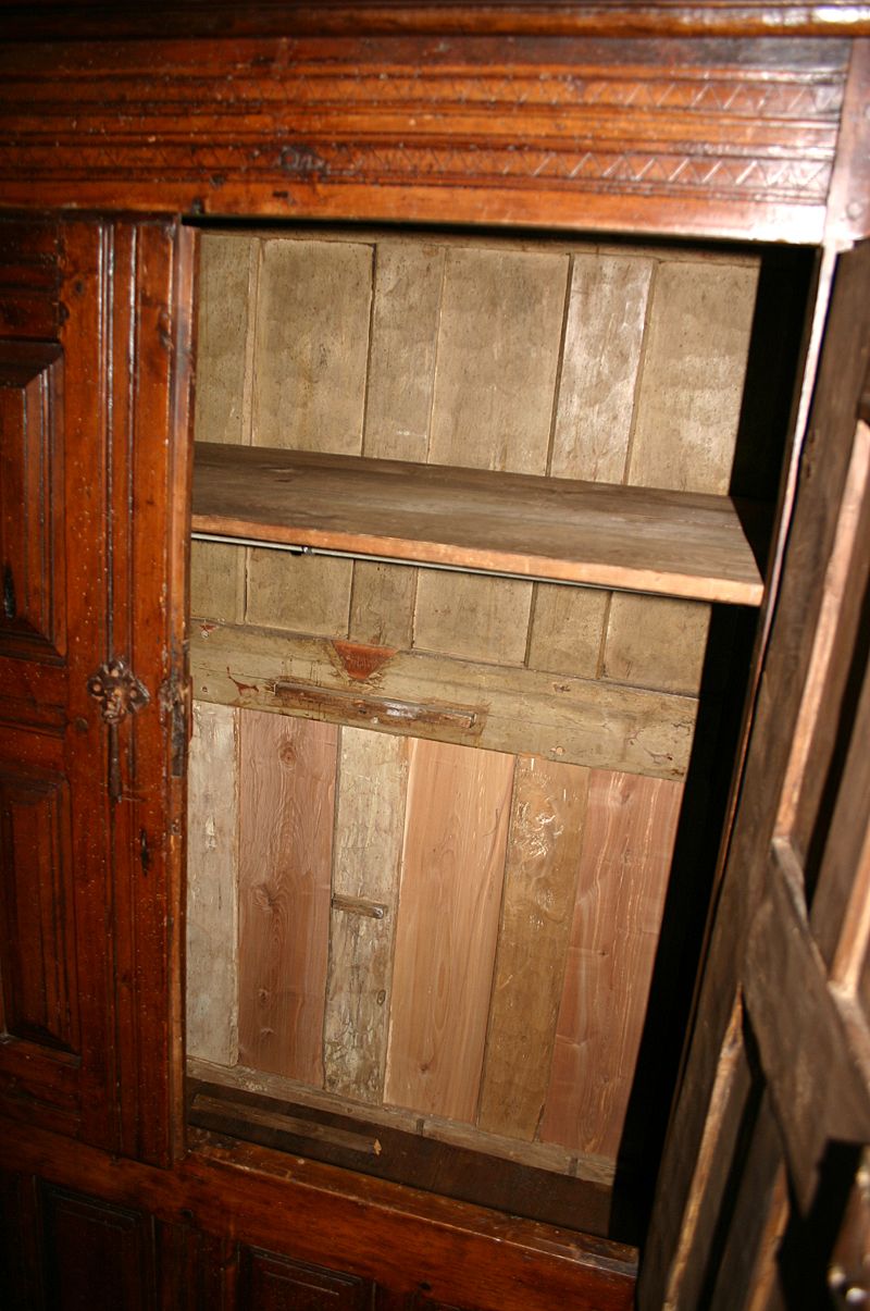 Early 17th century - French Brittany armoire Early 17th century - French Brittany armoire