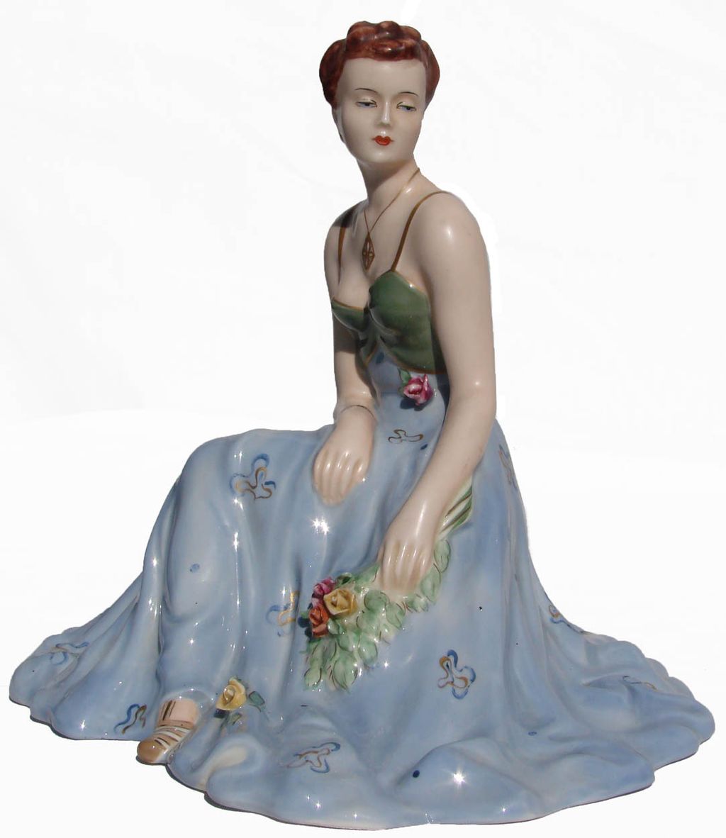Vintage 1930s Royal Dux Art Deco Lady Figurine / Porcelain /Czech Vintage 1930s Royal Dux Art Deco Lady Figurine / Porcelain /Czech