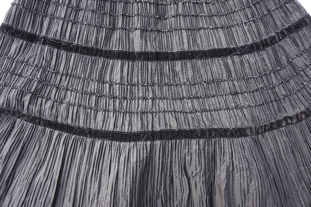 Vintage 40s Black Taffeta Pleated Skirt // 1940s Velvet Banded Ladies Size S 26" Waist Vintage 40s Black Taffeta Pleated Skirt // 1940s Velvet Banded Ladies Size S 26" Waist
