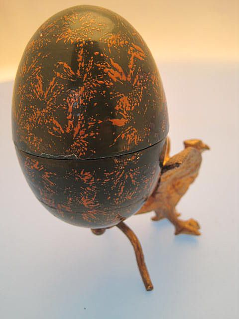 Thimble Holder Eagles Egg - Edwardian Thimble Holder Eagles Egg - Edwardian