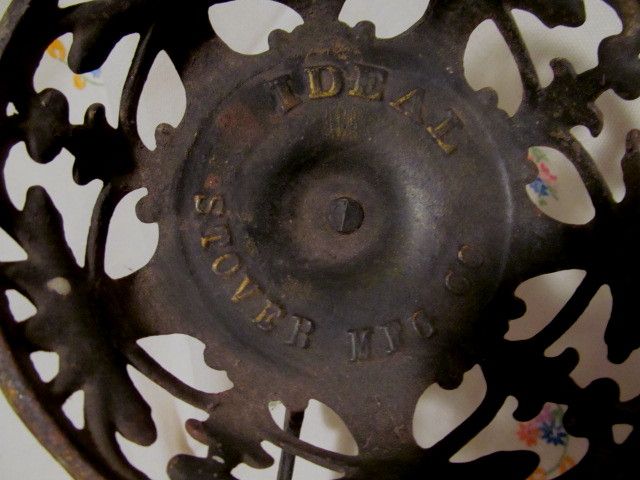 Cast Iron Fancy Kerosene Lamp Bracket, Ideal Stover Mfg Co Cast Iron Fancy Kerosene Lamp Bracket, Ideal Stover Mfg Co
