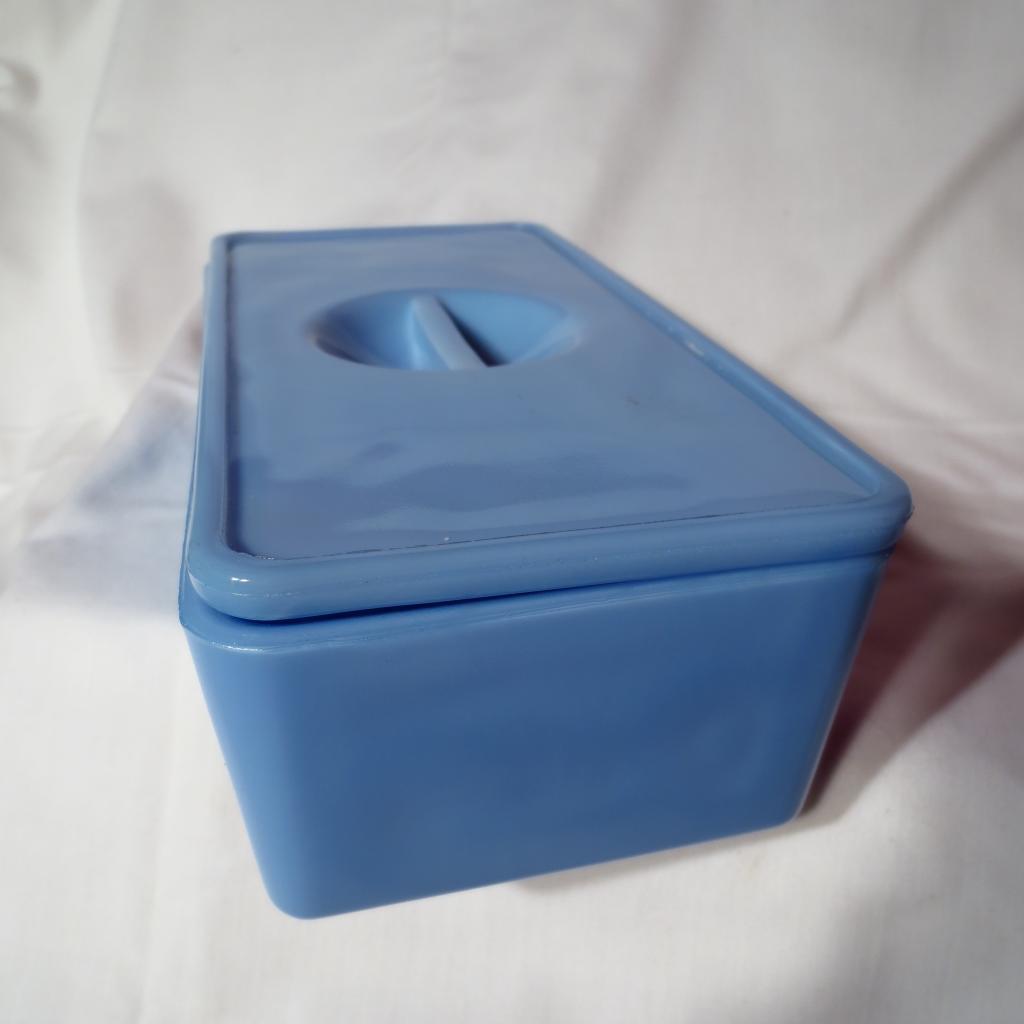 Vintage Jeannette Delphite Blue Large Refrigerator Dish And Lid Vintage Jeannette Delphite Blue Large Refrigerator Dish And Lid