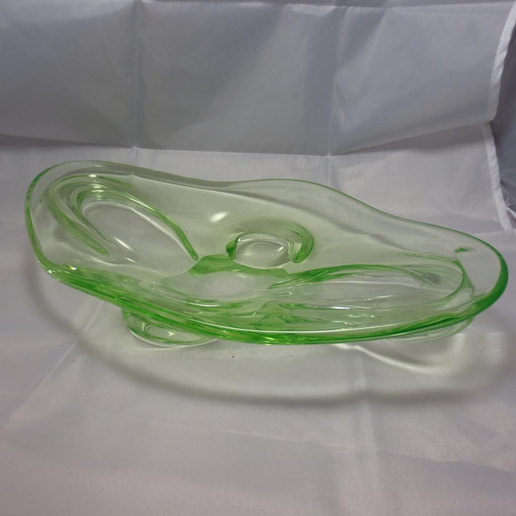 Vintage Czech Uranium Glass Art Glass Dish Vintage Czech Uranium Glass Art Glass Dish