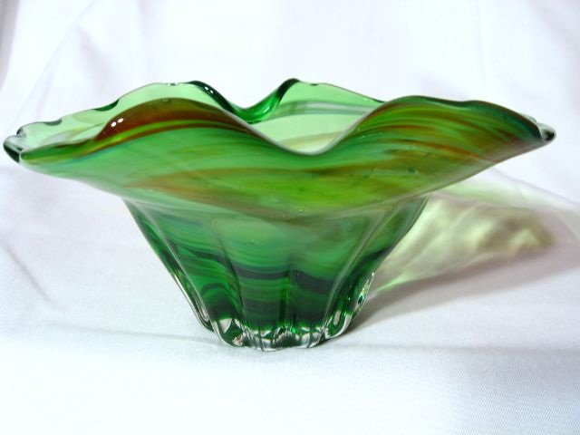 Rainbow Glass West Virginia Scalloped & Pinched Swirl Bowl Rainbow Glass West Virginia Scalloped & Pinched Swirl Bowl
