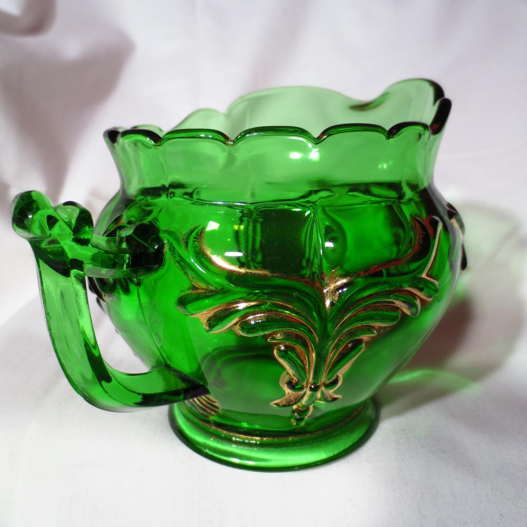 EAPG Heisey Winged Scroll Emerald Green Creamer And Covered Sugar EAPG Heisey Winged Scroll Emerald Green Creamer And Covered Sugar
