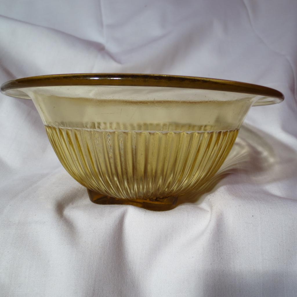 Depression Era Federal Glass Amber Mixing Bowl Depression Era Federal Glass Amber Mixing Bowl