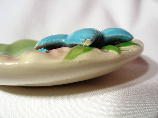 Chic Pottery Flower Form Pin Dish Chic Pottery Flower Form Pin Dish
