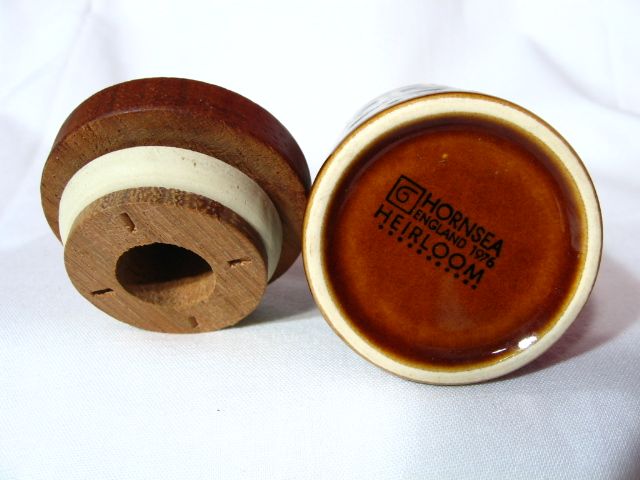 Hornsea Pottery Heirloom Autumn Brown Cruet Set Hornsea Pottery Heirloom Autumn Brown Cruet Set