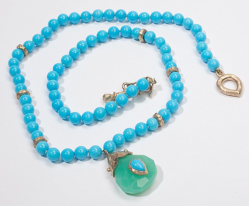 Estate 14 Karat Yellow Gold Turquoise Green Chalcedony Drop Necklace Fine Jewelry Estate 14 Karat Yellow Gold Turquoise Green Chalcedony Drop Necklace Fine Jewelry