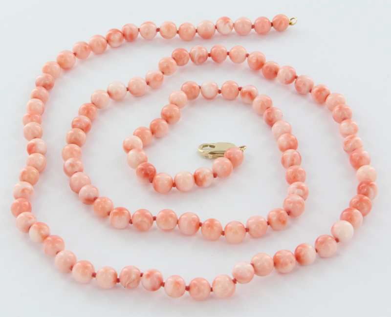 Vintage Estate Salmon Coral Bead 14 Karat Yellow Gold Long Necklace Strand Fine Used Jewelry Vintage Estate Salmon Coral Bead 14 Karat Yellow Gold Long Necklace Strand Fine Used Jewelry
