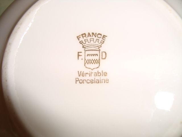 Authentic French porcelain Limoges box , Mid 1900's Authentic French porcelain Limoges box , Mid 1900's