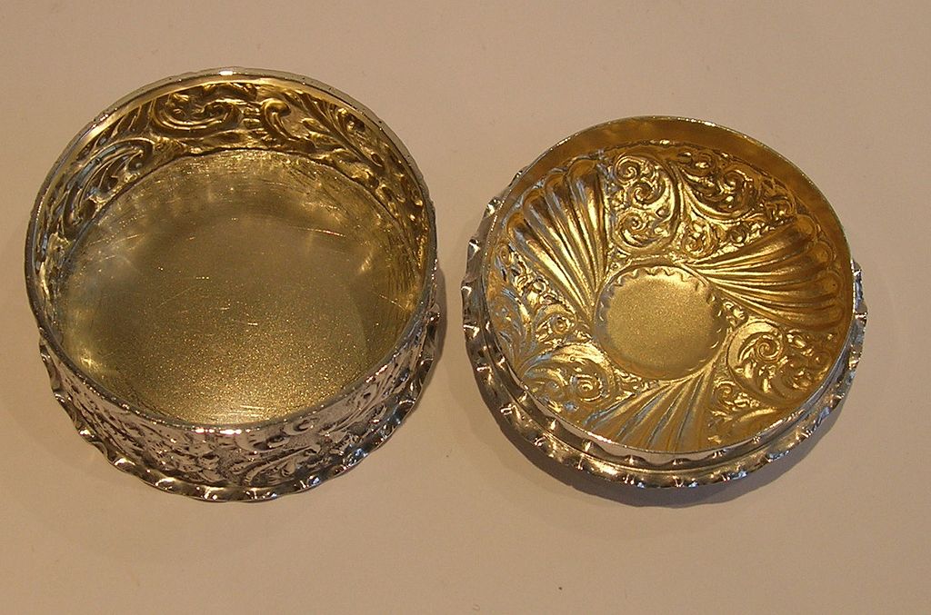 Antique English Sterling Silver Box - Birmingham 1897 Antique English Sterling Silver Box - Birmingham 1897