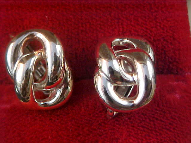 CHARMING Gold Plate Weave Hoop Clip Earrings CHARMING Gold Plate Weave Hoop Clip Earrings