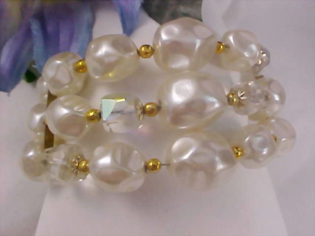 Exquisite Simulated BAROQUE Pearl & CRYSTAL Wrap Bracelet Exquisite Simulated BAROQUE Pearl & CRYSTAL Wrap Bracelet