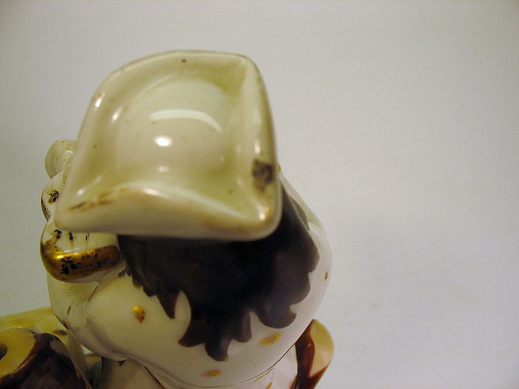 Unusual Paris porcelain figural inkwell-Man playing Violin Unusual Paris porcelain figural inkwell-Man playing Violin