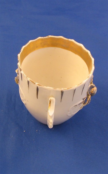White and Gold Cup with Fruit and Foliage White and Gold Cup with Fruit and Foliage