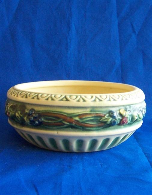 Roseville Corinthian Pottery Bowl and Frog Roseville Corinthian Pottery Bowl and Frog