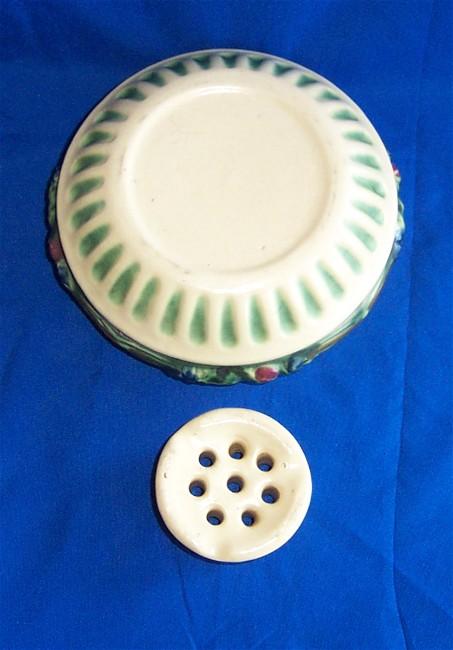 Roseville Corinthian Pottery Bowl and Frog Roseville Corinthian Pottery Bowl and Frog