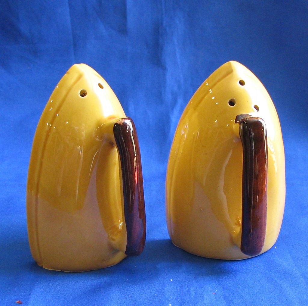 Steam Irons Salt and Pepper Shakers Souvenir Las Vegas Steam Irons Salt and Pepper Shakers Souvenir Las Vegas