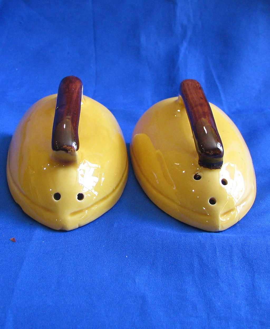 Steam Irons Salt and Pepper Shakers Souvenir Las Vegas Steam Irons Salt and Pepper Shakers Souvenir Las Vegas