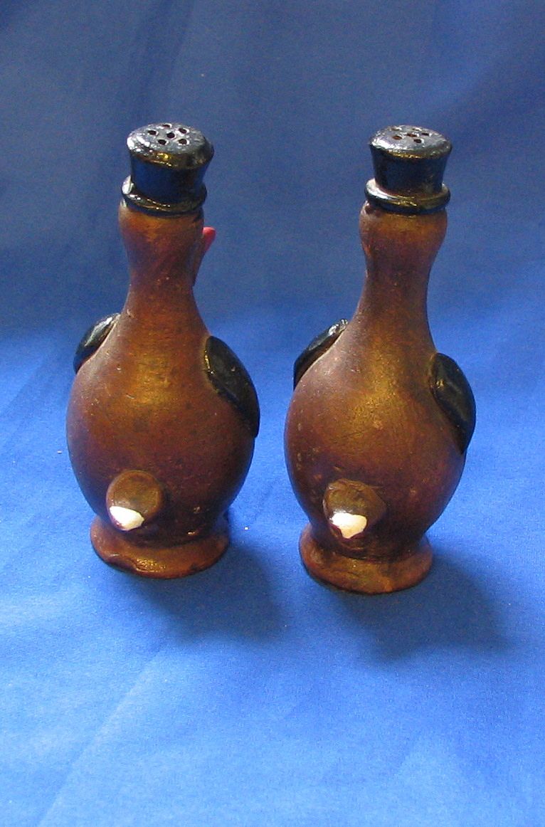 Molded Stylized Birds Salt and Pepper Shakers Molded Stylized Birds Salt and Pepper Shakers