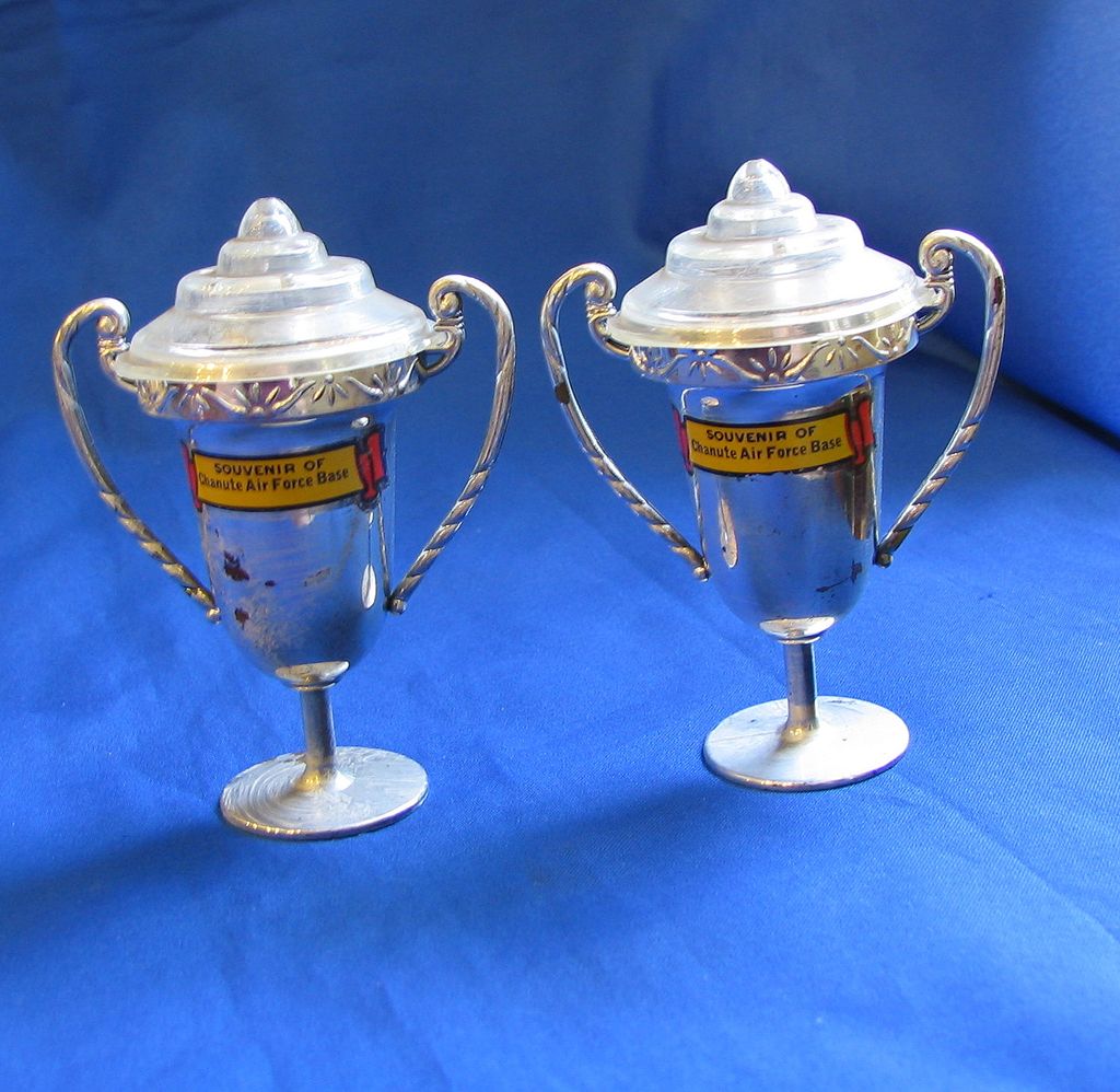 1950s Clear & Silver Loving Cup Salt and Pepper Shakers 1950s Clear & Silver Loving Cup Salt and Pepper Shakers