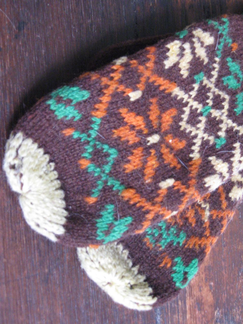 Early Child's Knitted Mittens~Patterned Brown Wool Early Child's Knitted Mittens~Patterned Brown Wool