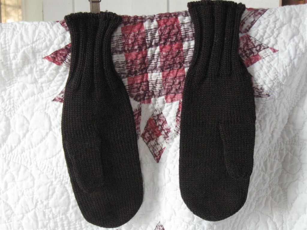 Early Knitted Brown Wool Mittens-NY Early Knitted Brown Wool Mittens-NY