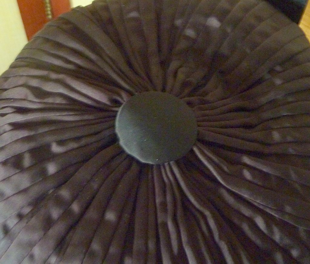Roberta Bernays Original Tufted Beret Hat – 1960's Roberta Bernays Original Tufted Beret Hat – 1960's