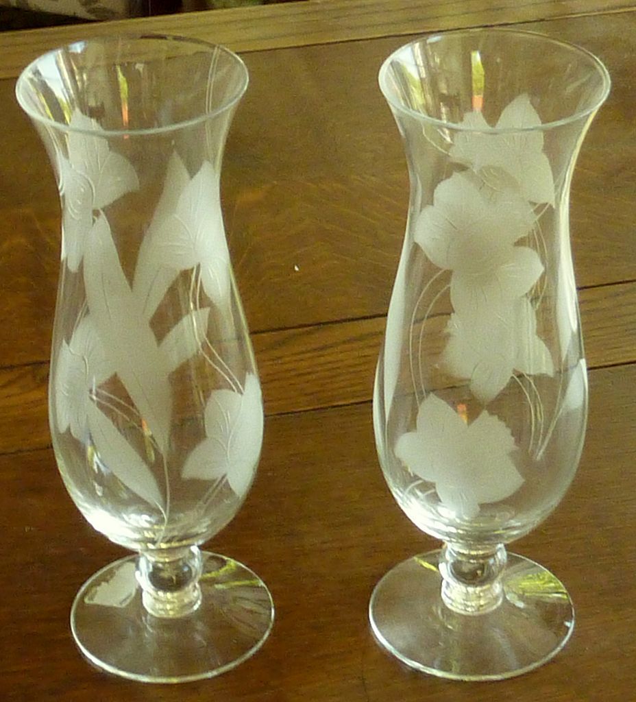 Clear Etched Daffodil Jonquil Flower Vase Set Clear Etched Daffodil Jonquil Flower Vase Set