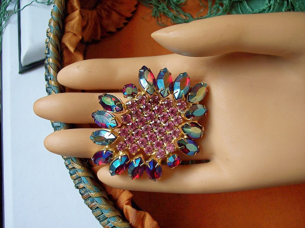 Vintage Luxury Jewelry brooch Large tiered Red Aurora Borealis Pink center Vintage Luxury Jewelry brooch Large tiered Red Aurora Borealis Pink center