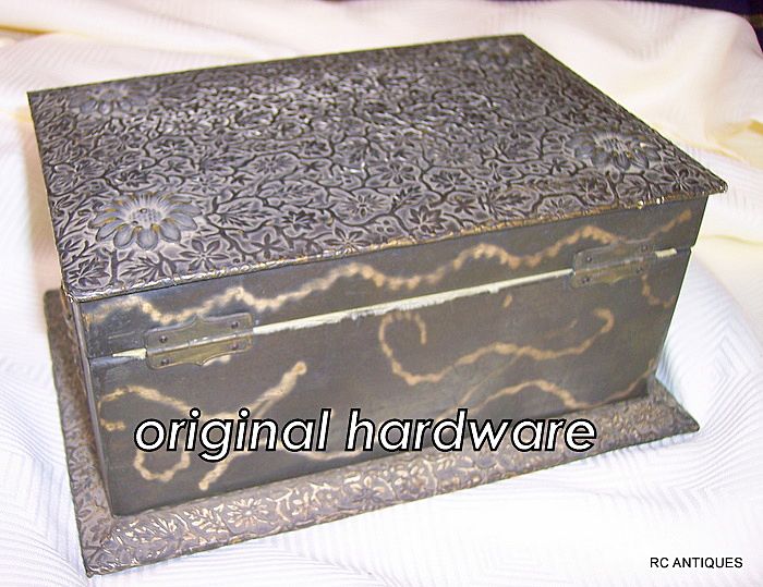 Antique Victorian lady's pocket watch holder jewelry box hand painted Daisy Antique Victorian lady's pocket watch holder jewelry box hand painted Daisy