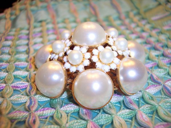 Vintage costume jewelry huge cabochons brooch Vintage costume jewelry huge cabochons brooch