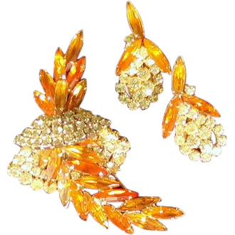 Large vintage brooch earrings demi lemon and honey rhinestones Large vintage brooch earrings demi lemon and honey rhinestones