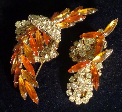 Large vintage brooch earrings demi lemon and honey rhinestones Large vintage brooch earrings demi lemon and honey rhinestones