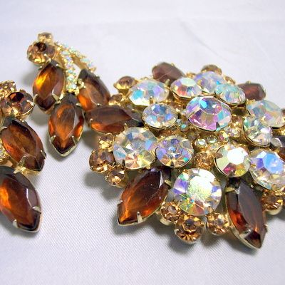 Vintage rhinestone jewelry huge brooch earrings demi rootbeer and champagne Vintage rhinestone jewelry huge brooch earrings demi rootbeer and champagne