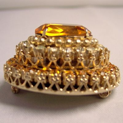 Vintage designer signed Coro jewelry deep tiered brooch beautiful luxury Vintage designer signed Coro jewelry deep tiered brooch beautiful luxury