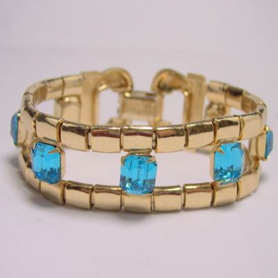 Vintage Pegasus symbol Coro major bling faux blue topaz jewelry bracelet Vintage Pegasus symbol Coro major bling faux blue topaz jewelry bracelet