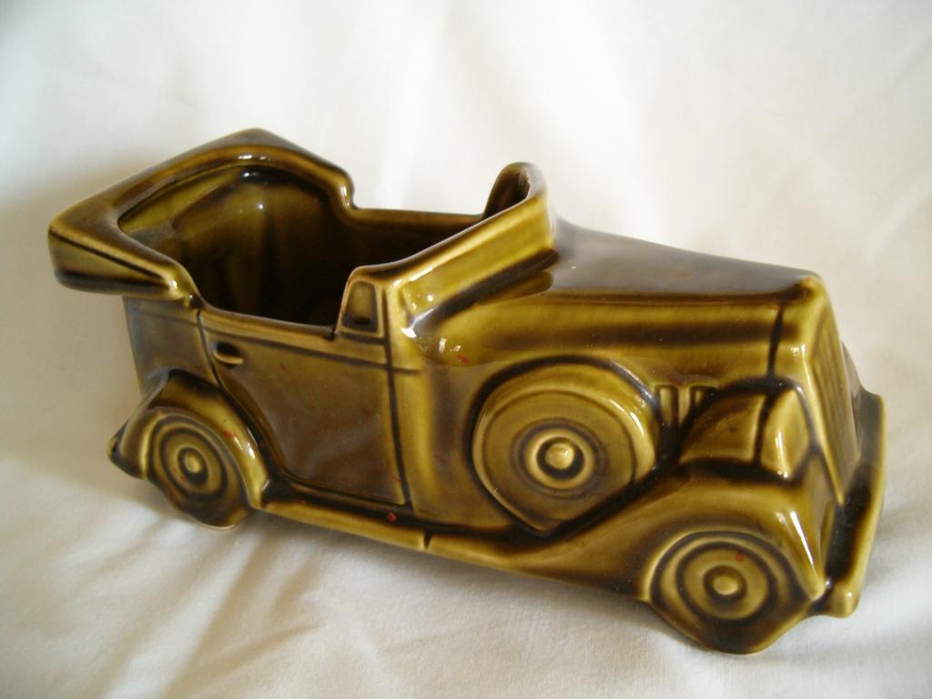 McCoy Classic Automobile Planter, Floraline, Lancaster Colony McCoy Classic Automobile Planter, Floraline, Lancaster Colony