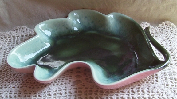 Hull Flower Frog Bird Taking Wing Matching Leaf Dish Hull Flower Frog Bird Taking Wing Matching Leaf Dish