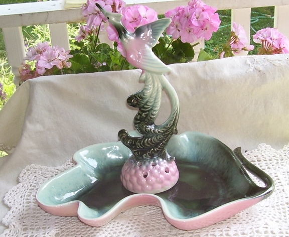Hull Flower Frog Bird Taking Wing Matching Leaf Dish Hull Flower Frog Bird Taking Wing Matching Leaf Dish