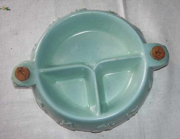 Hankscraft Aqua Child's Divided Pottery Warming Dish Nursery Rhyme Figurines, Red Wing Hankscraft Aqua Child's Divided Pottery Warming Dish Nursery Rhyme Figurines, Red Wing