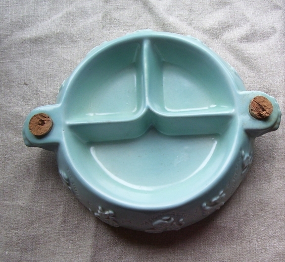 Hankscraft Aqua Child's Divided Pottery Warming Dish Nursery Rhyme Figurines, Red Wing Hankscraft Aqua Child's Divided Pottery Warming Dish Nursery Rhyme Figurines, Red Wing