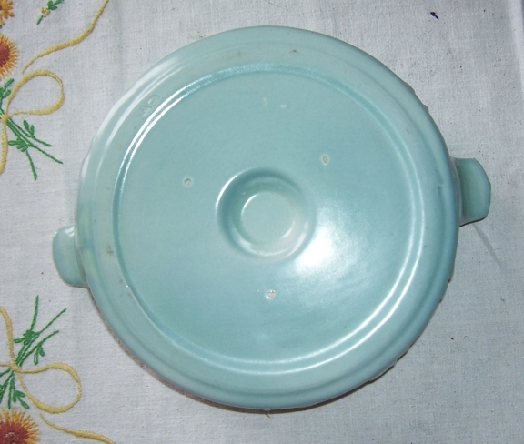 Hankscraft Aqua Child's Divided Pottery Warming Dish Nursery Rhyme Figurines, Red Wing Hankscraft Aqua Child's Divided Pottery Warming Dish Nursery Rhyme Figurines, Red Wing